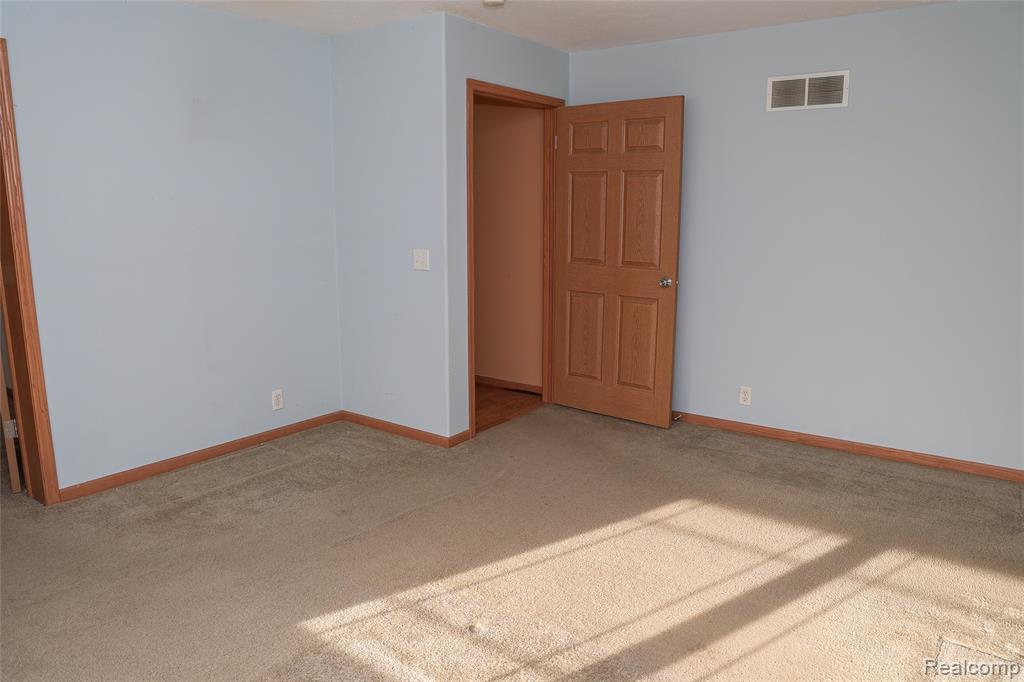 2755 Curtis Road, Leonard, MI 48367 — Photo 32