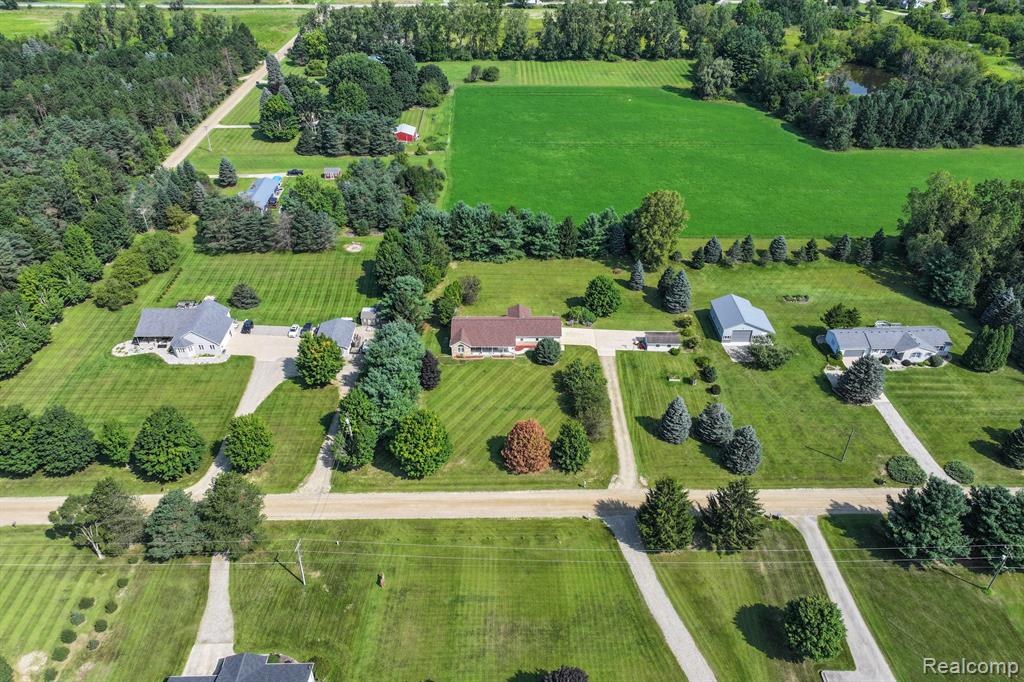 761 MELLISH Drive, Lapeer, MI 48446 — Photo 33