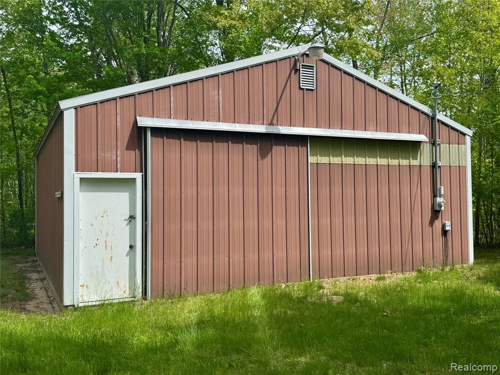 499 E Winegars Road, Gladwin, MI 48624 — Photo 32
