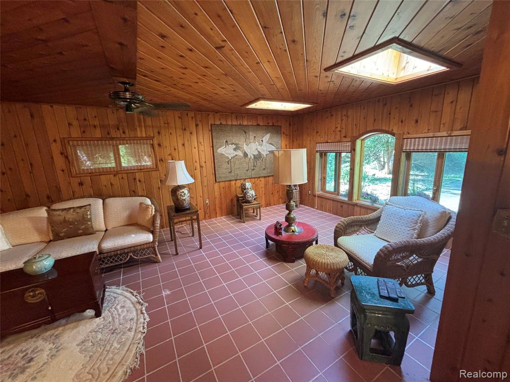 709 E Michigan Avenue E, Au Gres, MI 48703 — Photo 15