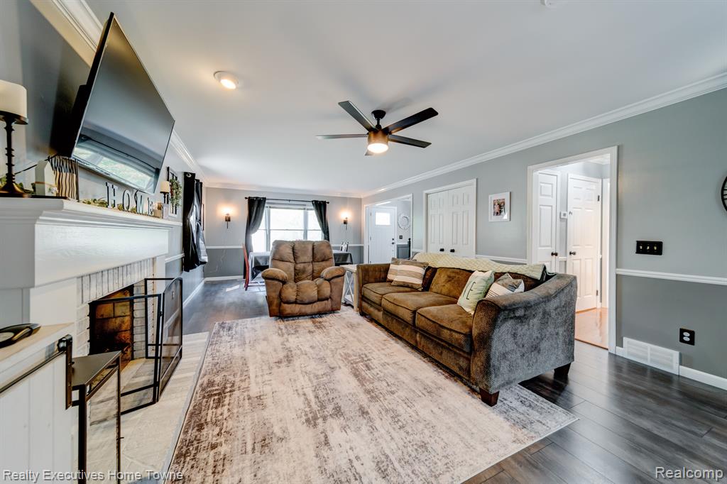 4238 FAIRWAY Drive, Fort Gratiot, MI 48059 — Photo 7