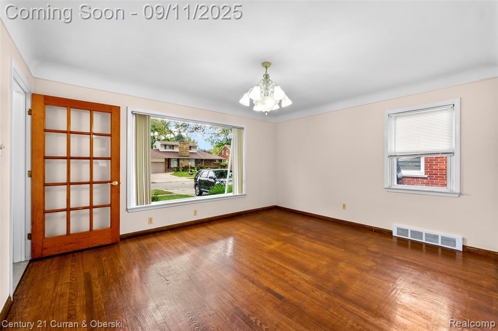 8235 Virgil Street, Dearborn Heights, MI 48127 — Photo 9