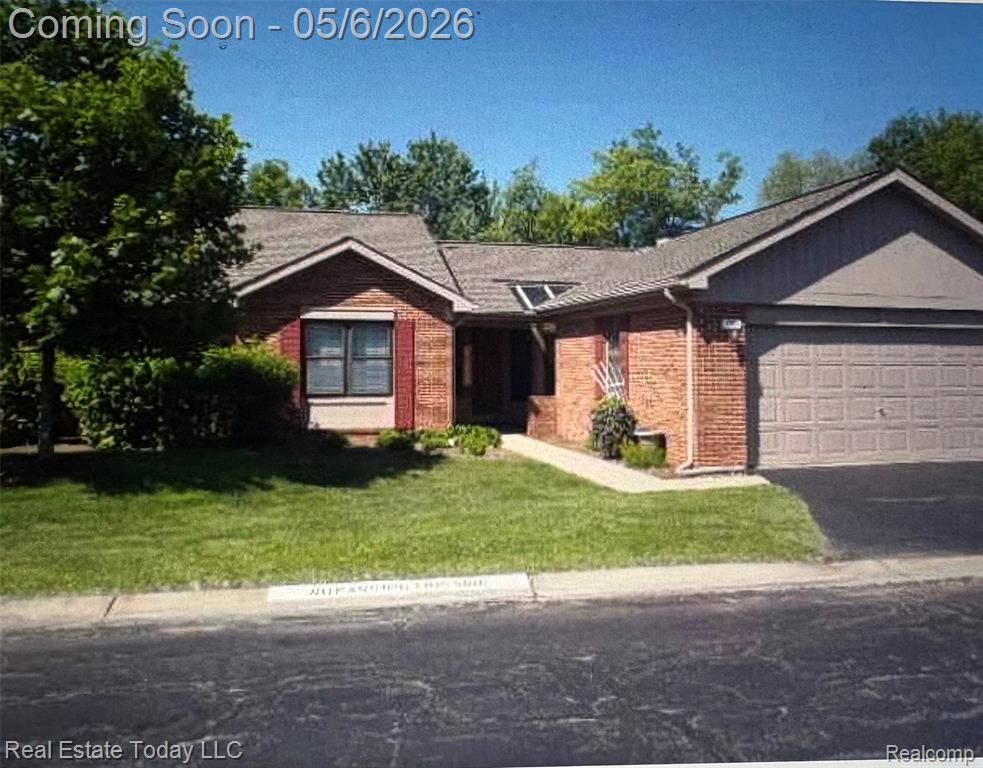 7283 Huntcliff, 57, West Bloomfield, MI — front exterior