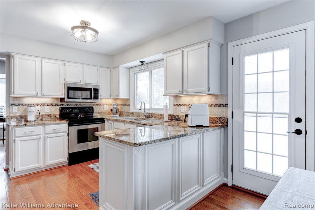 44985 Steeple Path, Novi, MI — Photo 11