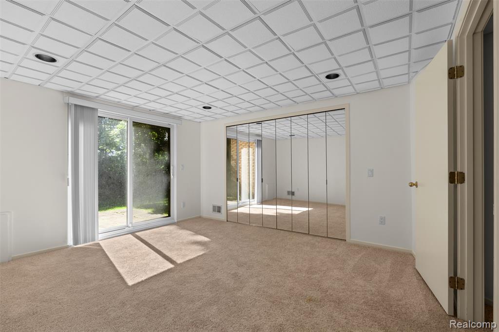 6471 Maple Hills Drive, Bloomfield Hills, MI 48301 — Photo 35
