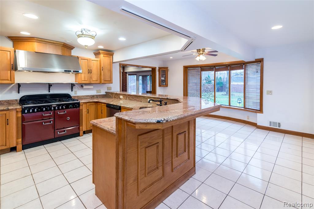 30000 Oakgrove Street, Saint Clair Shores, MI 48082 — Photo 38