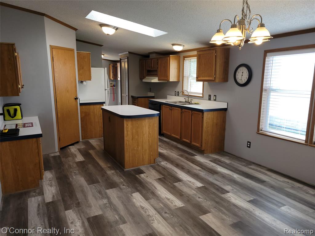 521 Bush Lake Lane, MI — Photo 9