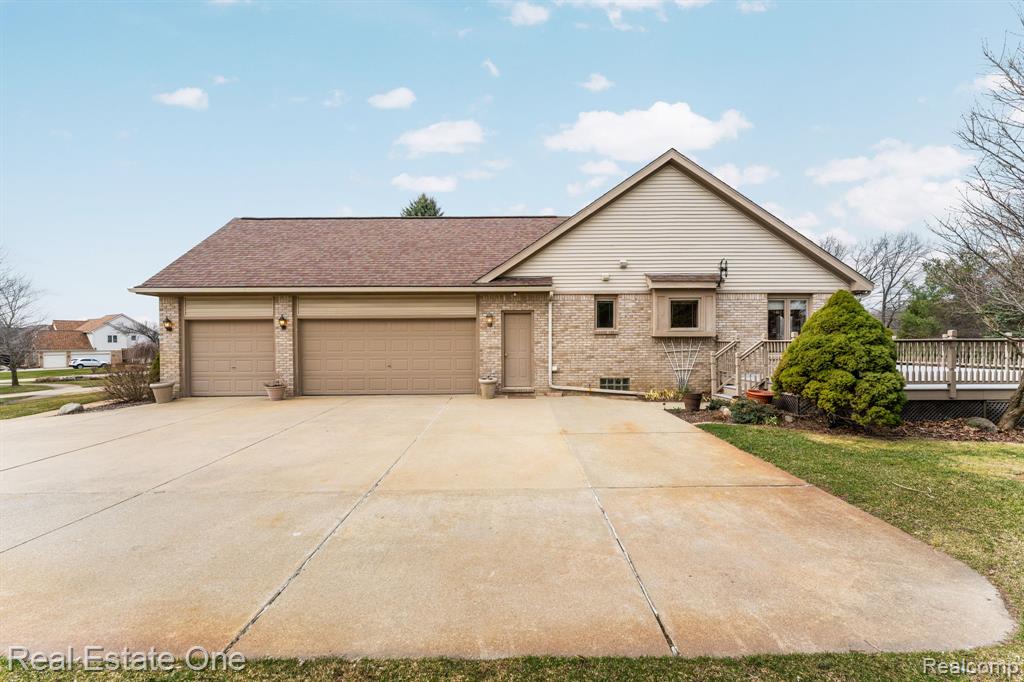 9305 Rotondo Drive, Howell, MI 48855 — Photo 49