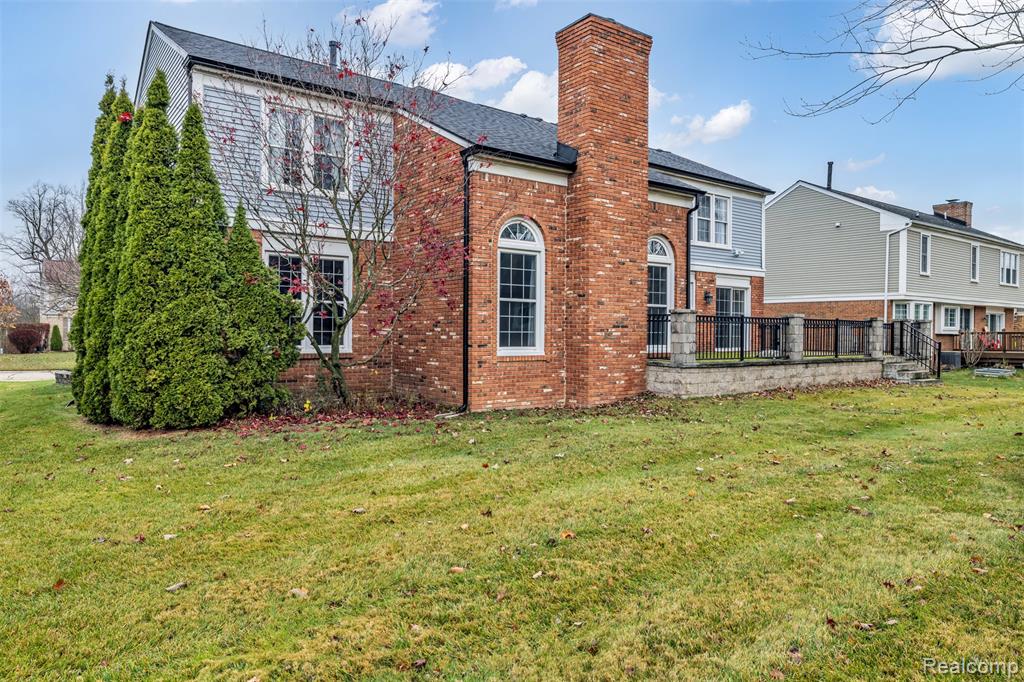 45077 Roundview Drive, Novi, MI — Photo 41