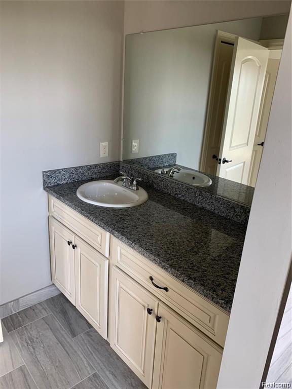 53502 CHAMPLAIN Street, Macomb, MI 48042 — Photo 10