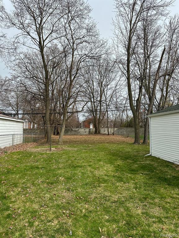 859 ROBINWOOD Drive, Troy, MI 48083 — Photo 10