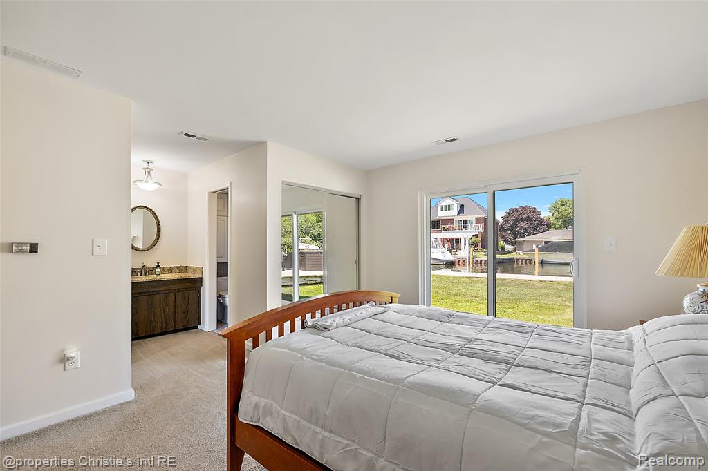 37337 LAKESHORE Drive, Harrison Township, MI — Photo 20