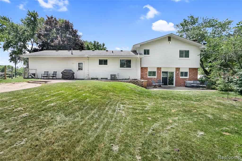 9851 Atwood Drive, South Lyon, MI 48178 — Photo 44