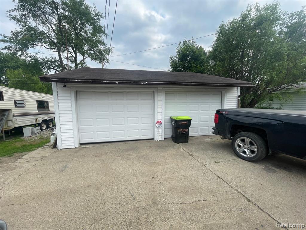 8415 Cappy Lane, Swartz Creek, MI 48473 — Photo 12