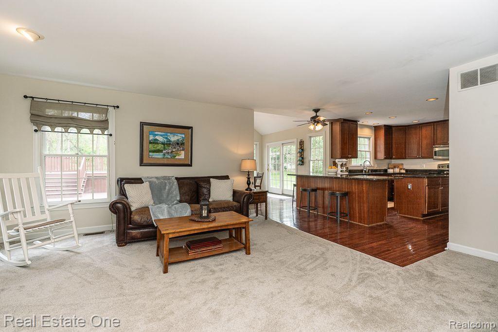 9079 TWIN OAKS, Flushing, MI 48433 — Photo 9