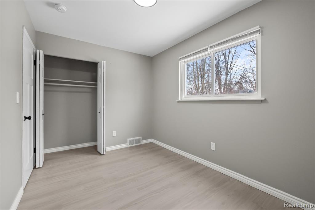 6415 Plainview Avenue, Detroit, MI 48228 — Photo 30