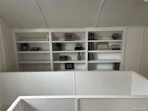 1809 Roslyn Road, Grosse Pointe Woods, MI 48236 — Photo 6
