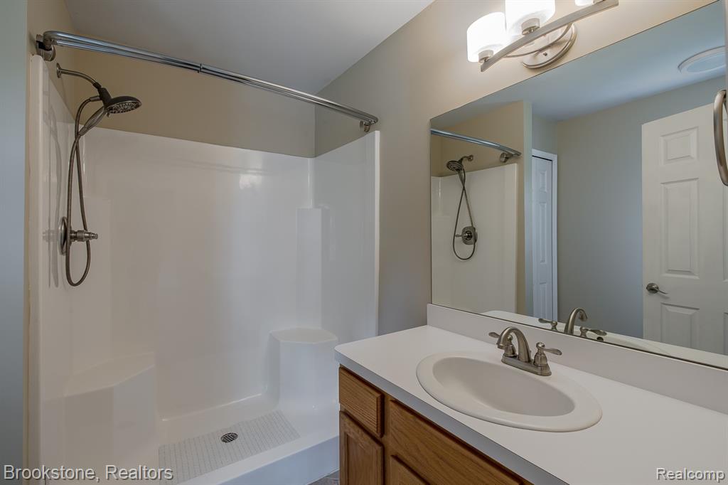 4289 Covey Lane, Grand Blanc, MI 48439 — Photo 30