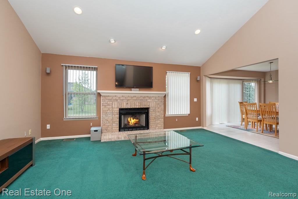 52033 Pebble Creek Drive, New Baltimore, MI 48047 — Photo 4