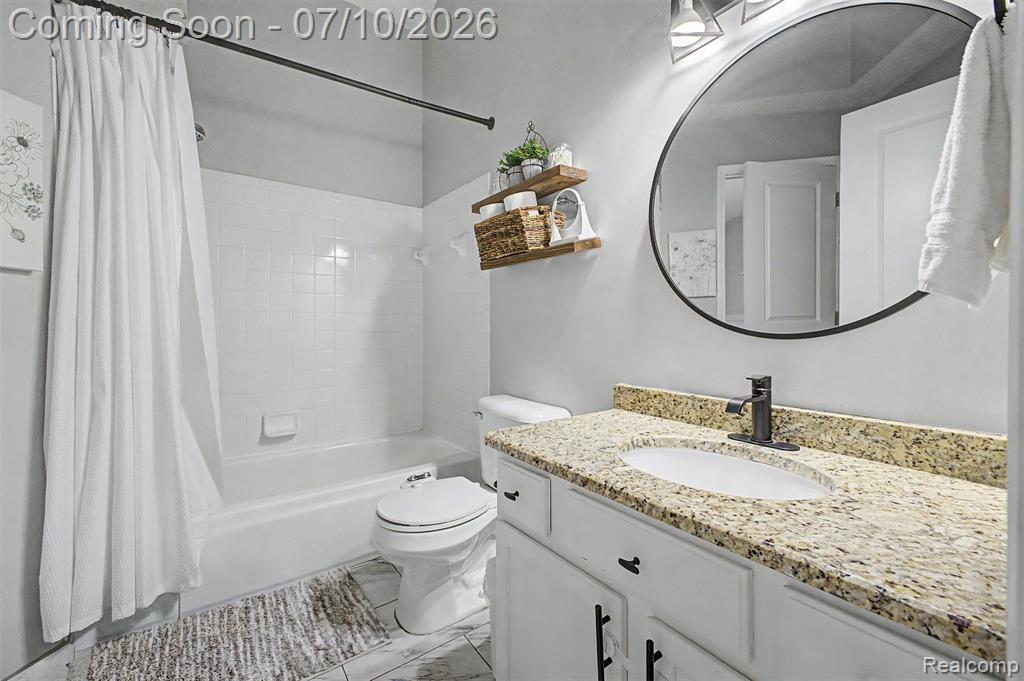 6400 Lake Meadow Drive, Waterford, MI 48327 — Photo 16