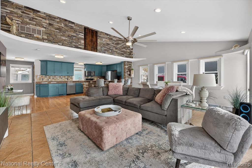 560 Black Oaks Trail, Howell, MI 48843 — Photo 13