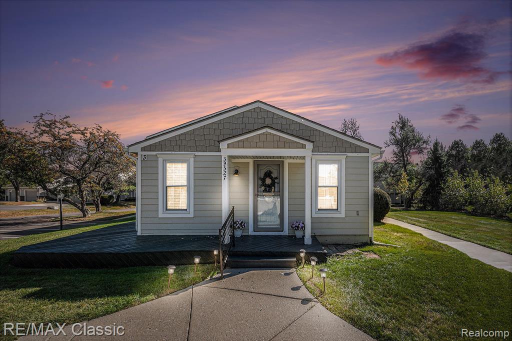 39527 Village Wood Road, Novi, MI — Photo 2