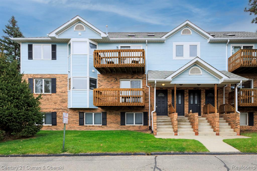 221 Pinewood Circle, Plymouth, MI 48170 — Photo 3