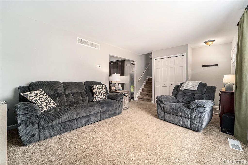 9703 TOWER Road, South Lyon, MI 48178 — Photo 10