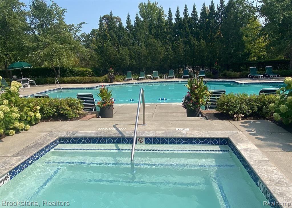 30101 Chantel Drive, Walled Lake, MI 48390 — Photo 32