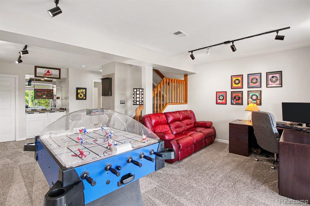 678 Summit Ridge Drive, Milford, MI 48381 — Photo 21