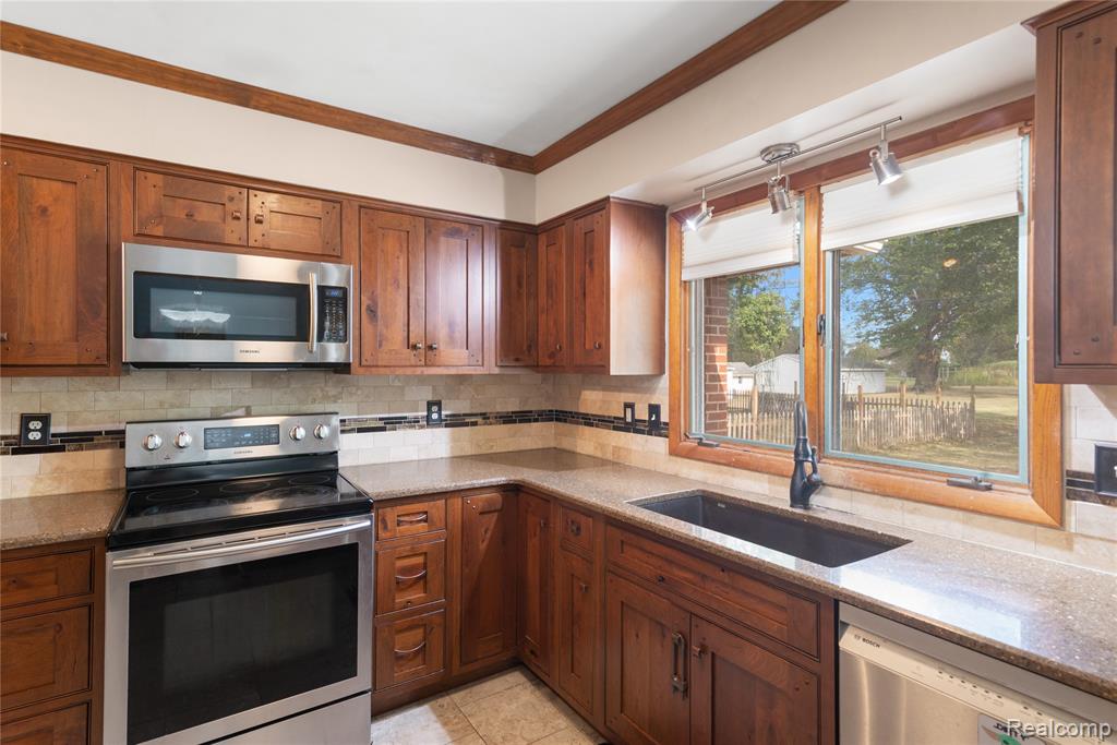 522 McKinley Street, Chelsea, MI 48118 — Photo 8