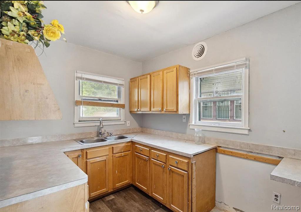 12027 Manor Street, Detroit, MI 48204 — Photo 4
