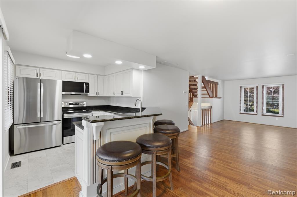 396 W Ann Arbor Trail, Plymouth, MI 48170 — Photo 5