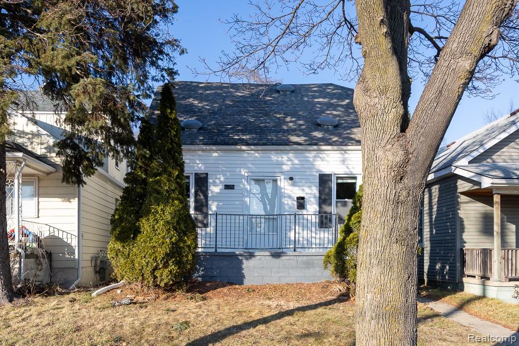 128 W Muir Avenue, Hazel Park, MI 48030 — Photo 2