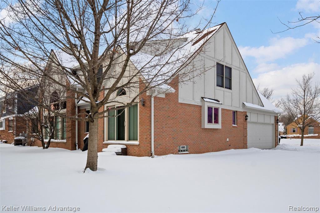 2850 Santia Drive, Troy, MI, 48085