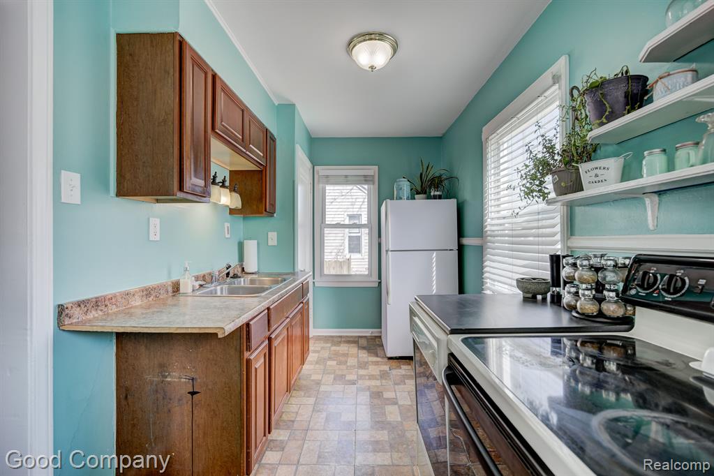 657 ALLEN Street, Ferndale, MI 48220 — Photo 10