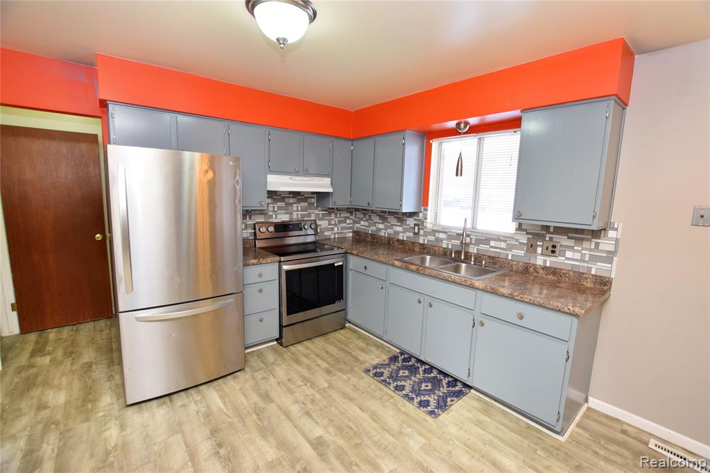4075 Townview Drive, Flint, MI 48532 — Photo 4