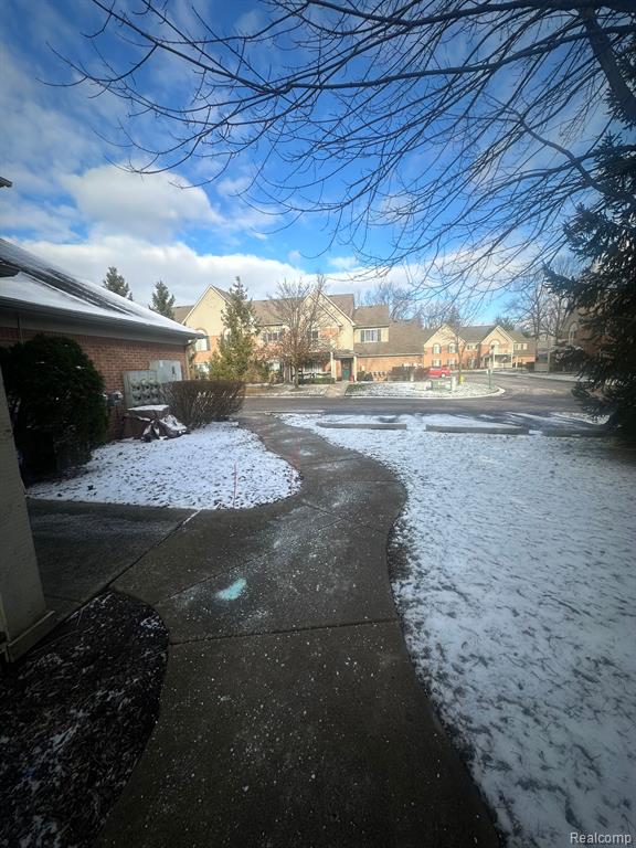 306 MARIGOLD Circle, Westland, MI — Photo 2