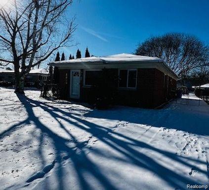 5626 Merrick Street, Dearborn Heights, MI 48125 — Photo 2