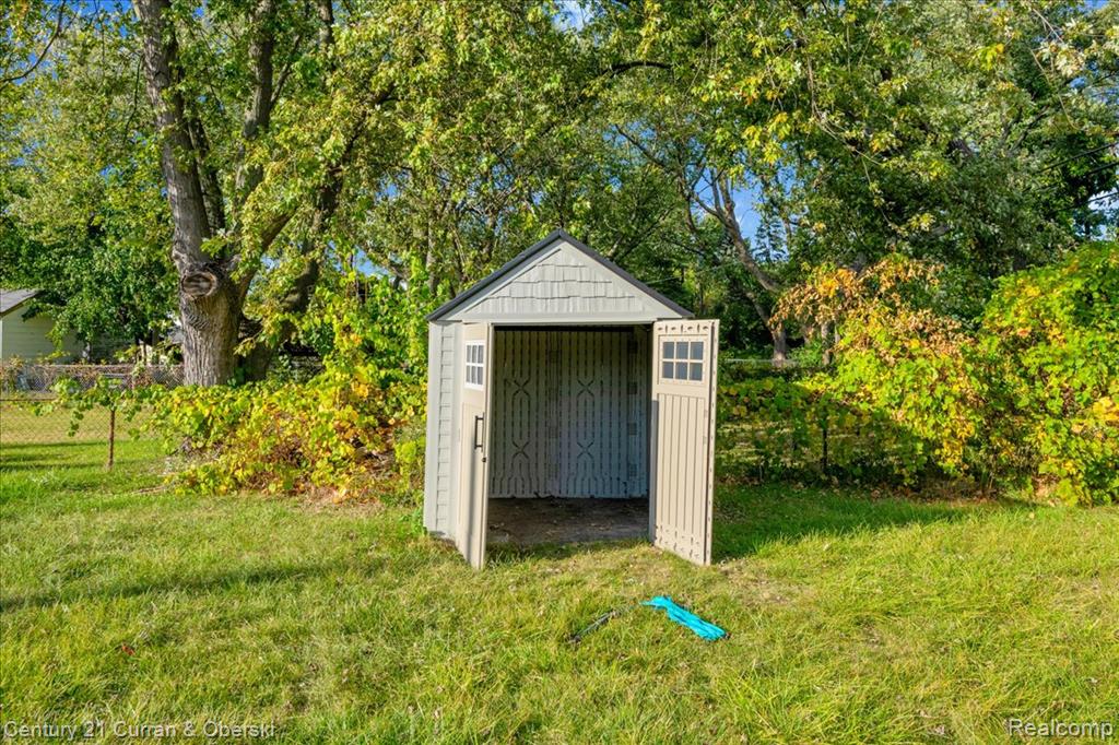 4191 Grindley Park Street, Dearborn Heights, MI 48125 — Photo 30