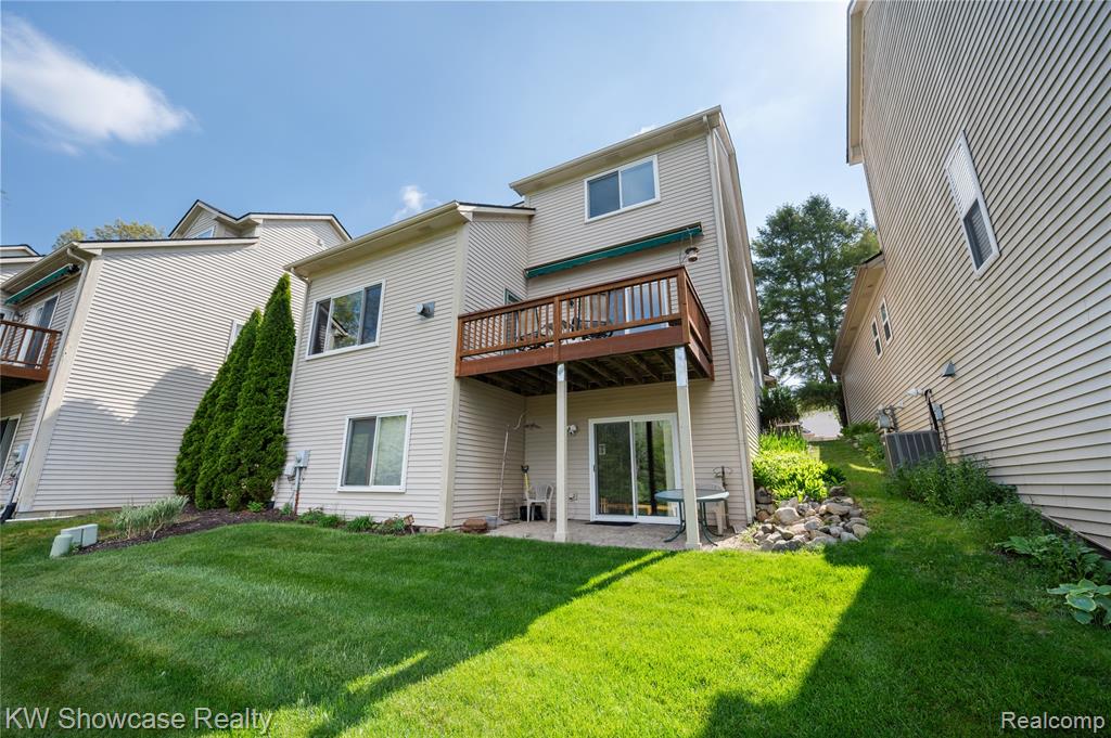 727 Mill Pointe Drive, 16, Milford, MI 48381 — Photo 35