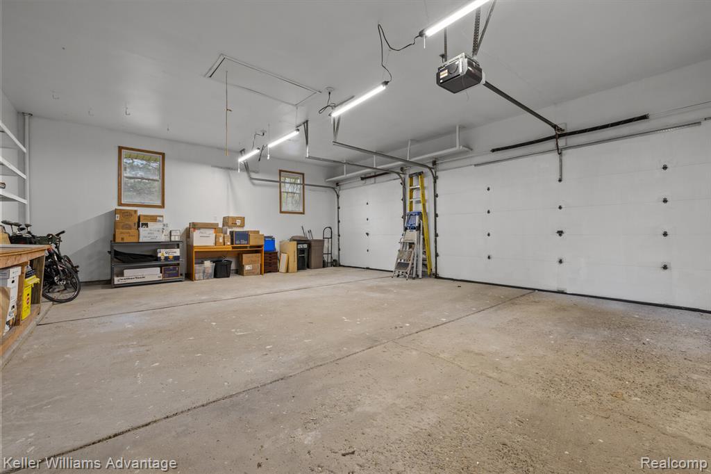 24806 Power Road, Farmington, MI 48336 — Photo 37