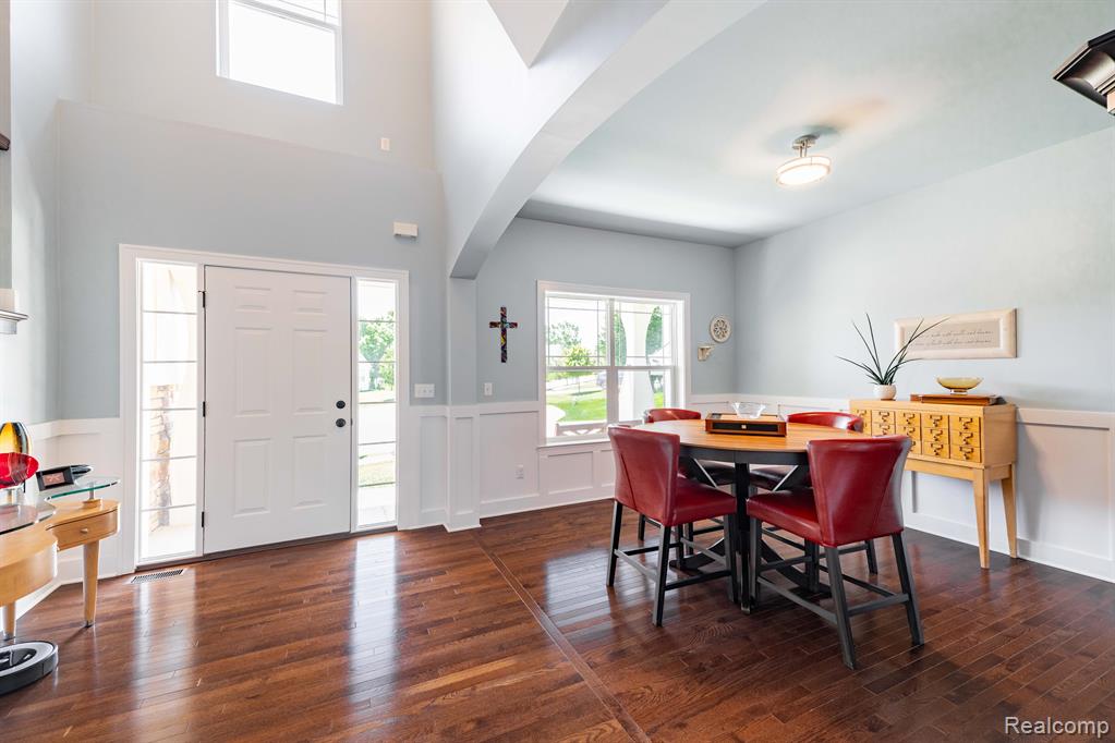 299 NAPA VALLEY Drive, Milford, MI 48381 — Photo 8