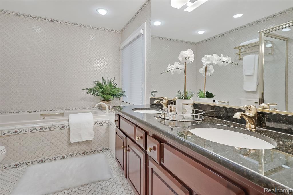 72 Vaughan Ridge Road, Bloomfield Hills, MI 48304 — Photo 37