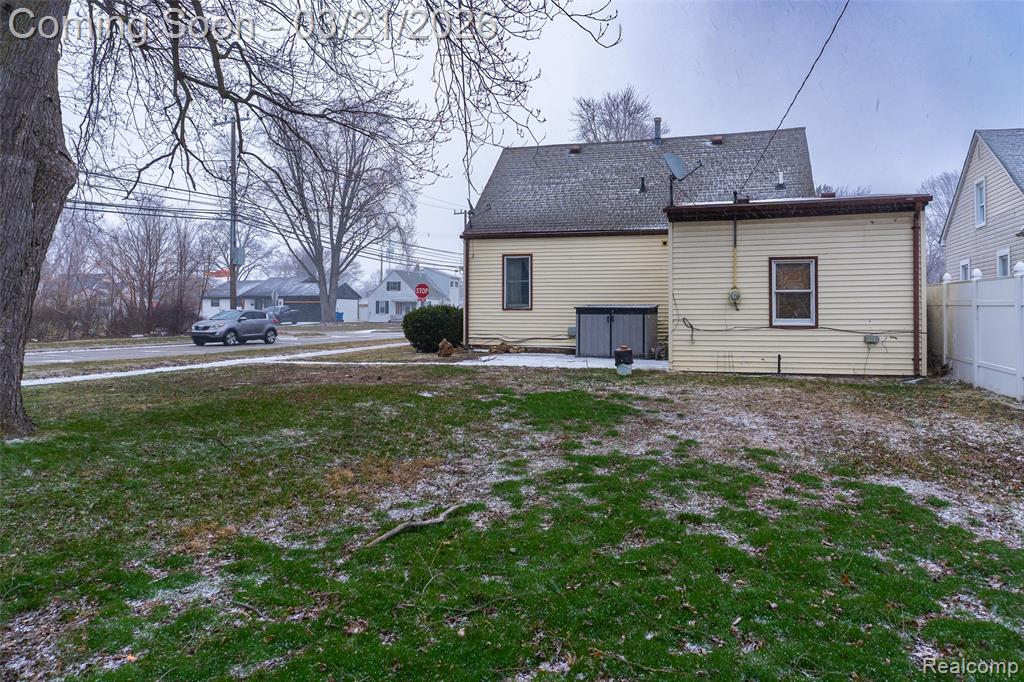 5763 N Silvery Lane, Dearborn Heights, MI 48127 — Photo 38