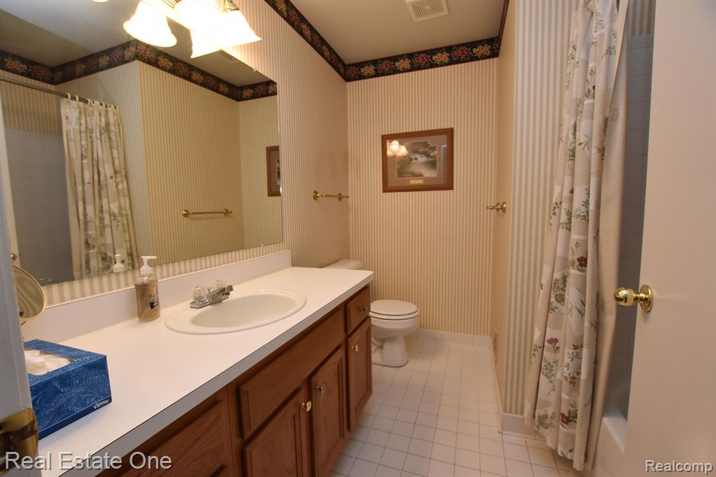 2117 OAKBROOK Boulevard, Walled Lake, MI 48390 — Photo 18