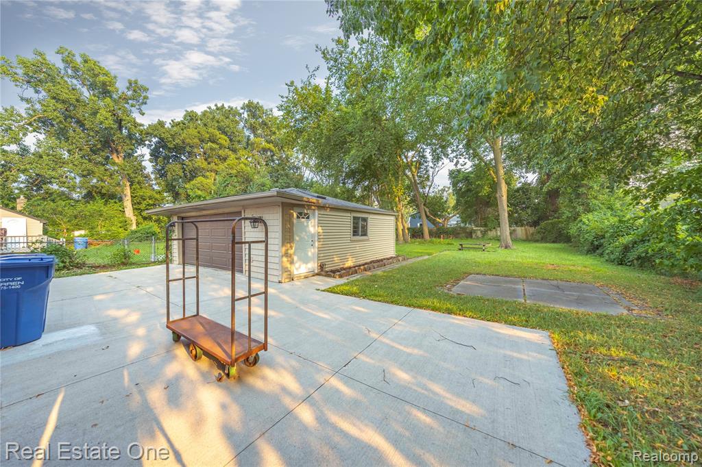4296 Frazho Road, Warren, MI 48091 — Photo 35
