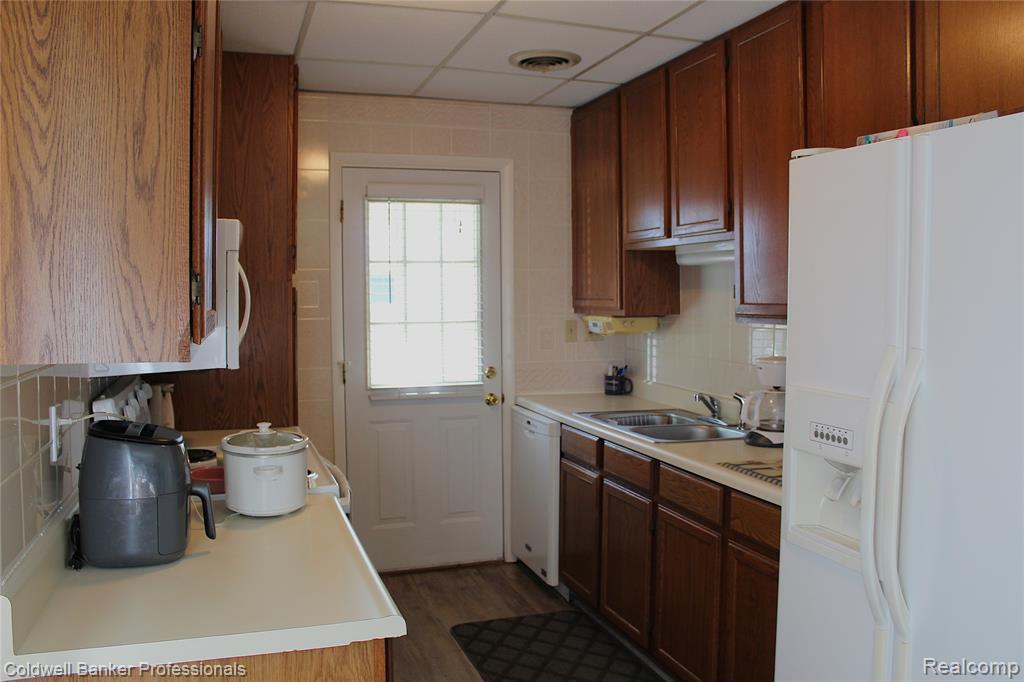 10593 9 Mile Road, Whitmore Lake, MI 48189 — Photo 6