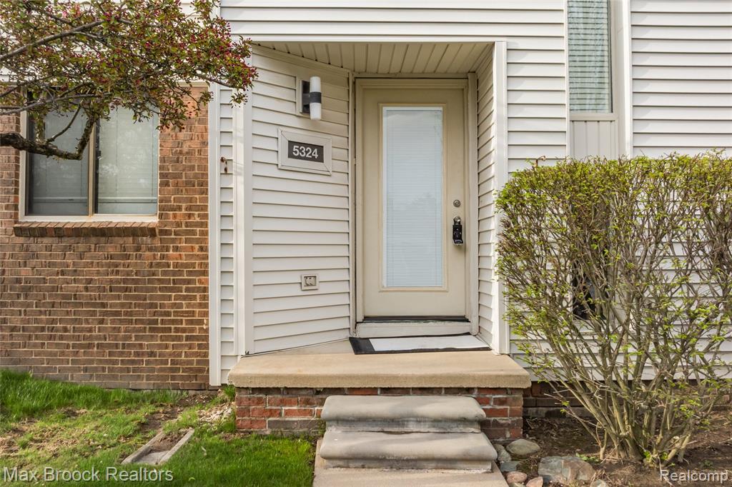 5324 Fairway Court, West Bloomfield, MI 48323 — Photo 5