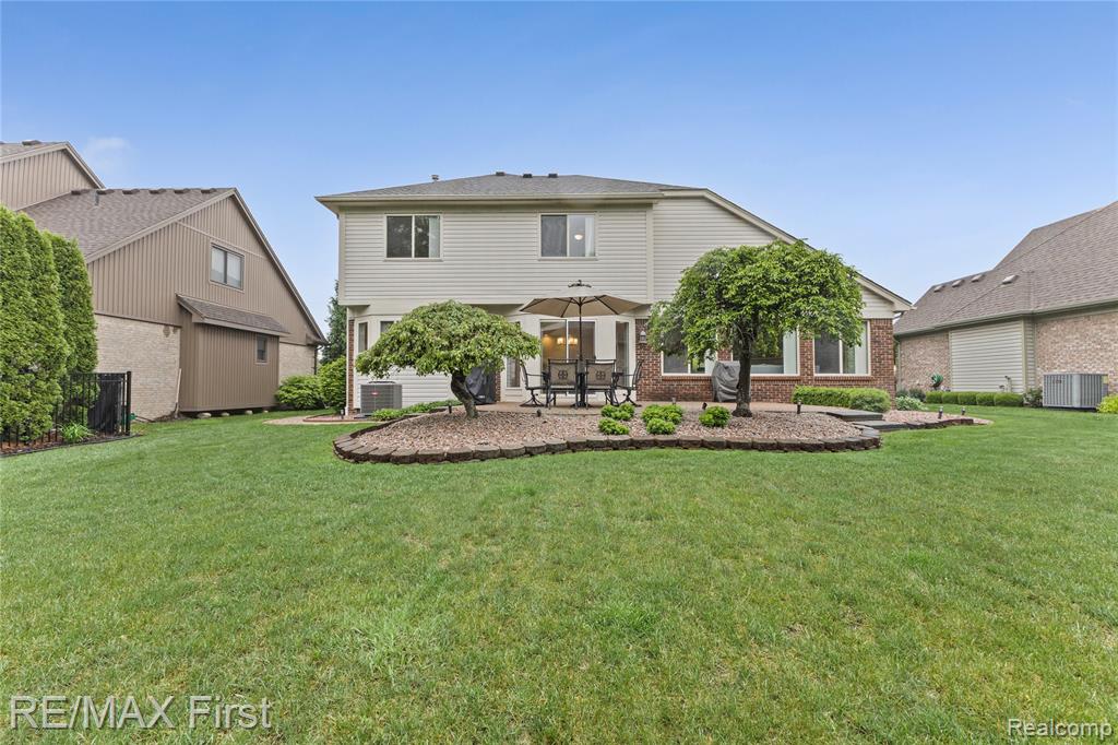 43316 Brooks Drive, Clinton Twp, MI 48038 — Photo 32